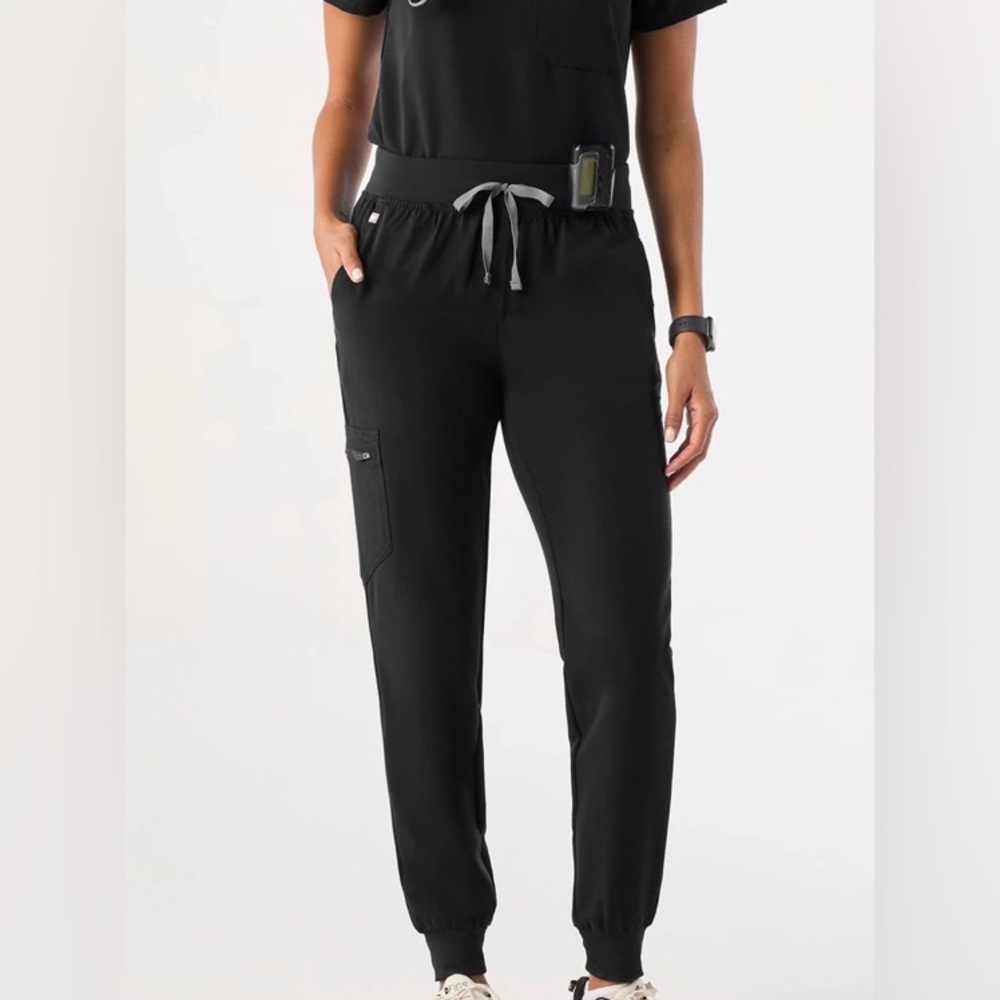 🎉Figs Zamora Jogger Scrub Pants! Black Small.